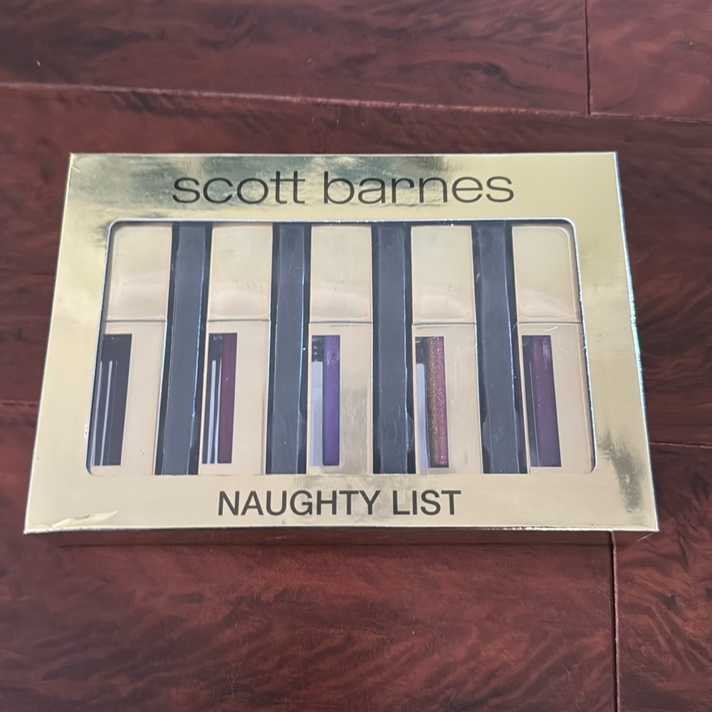 Scott Barnes lip glosss